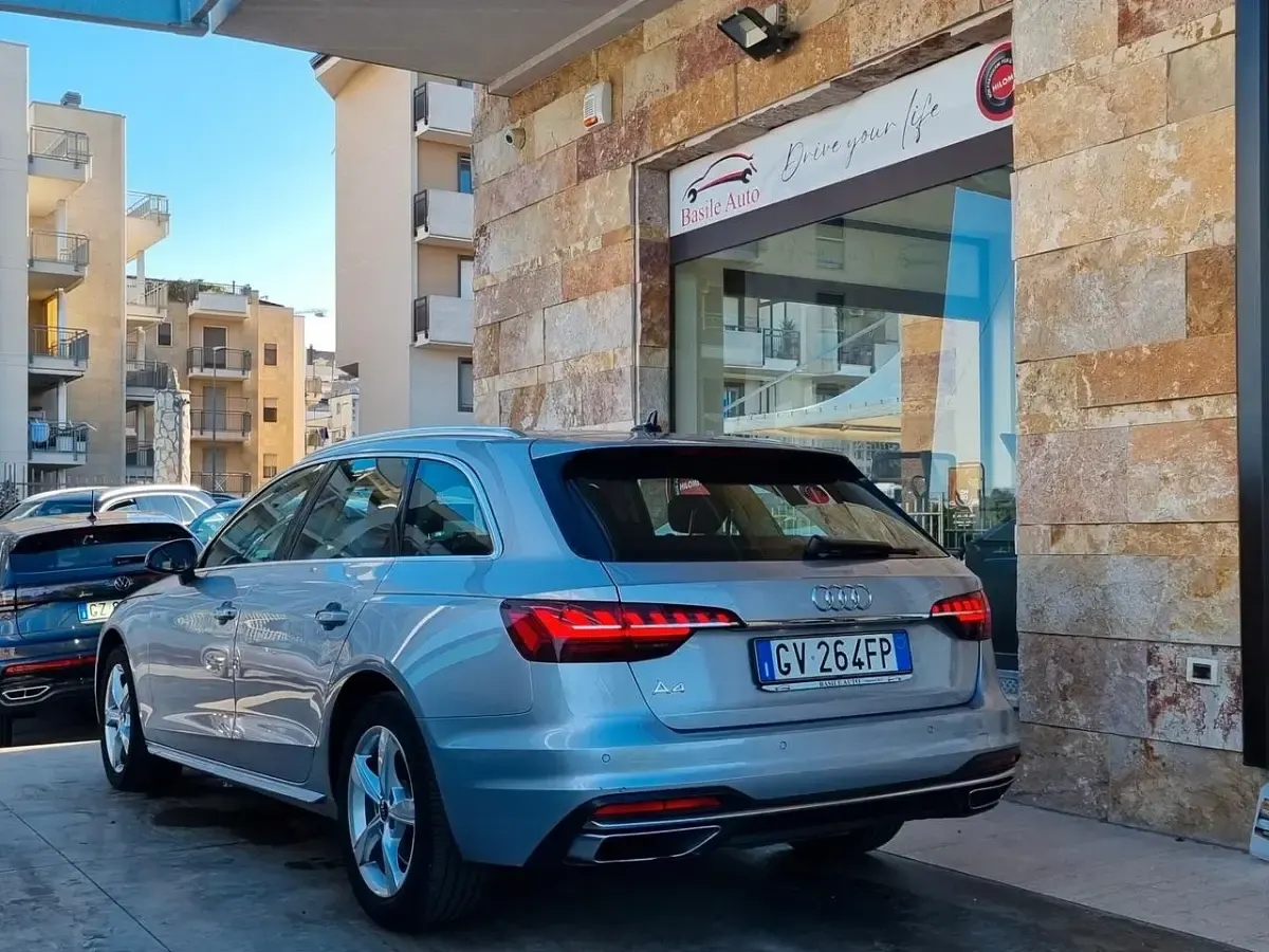 Usata Audi A4 Advanced 163 CV (119 kW) 2024 Grigio Station wagon