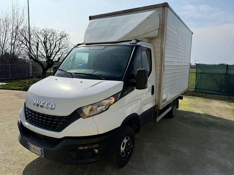 Usata Iveco Daily 160 CV (117 kW) 2021 Bianco Furgone