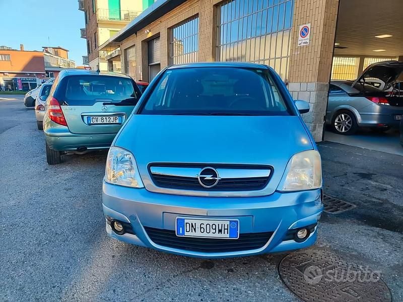 Usata Opel Meriva 90 CV (66 kW) 2008 Grigio Monovolume