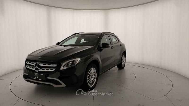 Nero Usata 2019 Mercedes GLA200 Business SUV | 24.900 € (Buon prezzo) - Immagine 1/4
