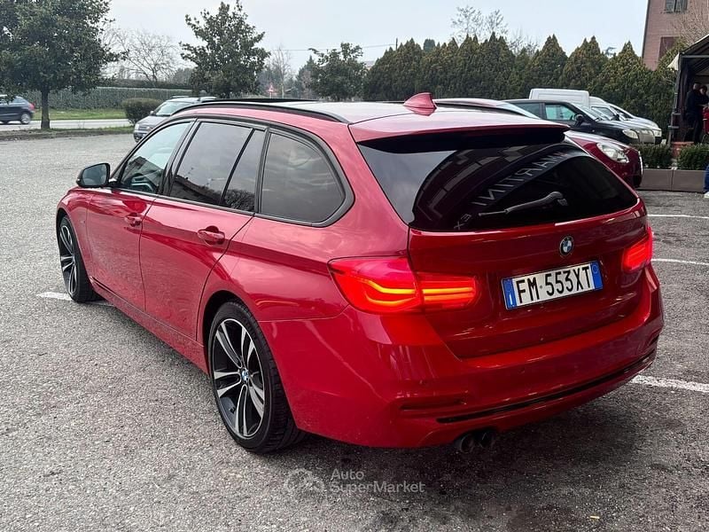 Usata BMW 320 Sport Line 190 CV (139 kW) 2017 Rosso Station wagon