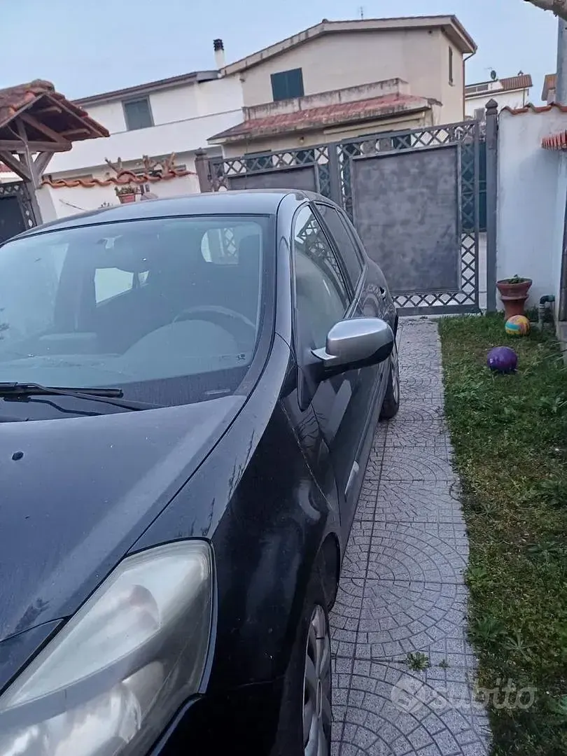Usata Renault Clio 75 CV (55 kW) 2011 Nero Utilitaria
