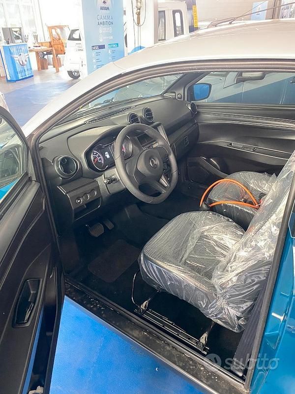 Nuova Aixam City 2025 Blu Utilitaria