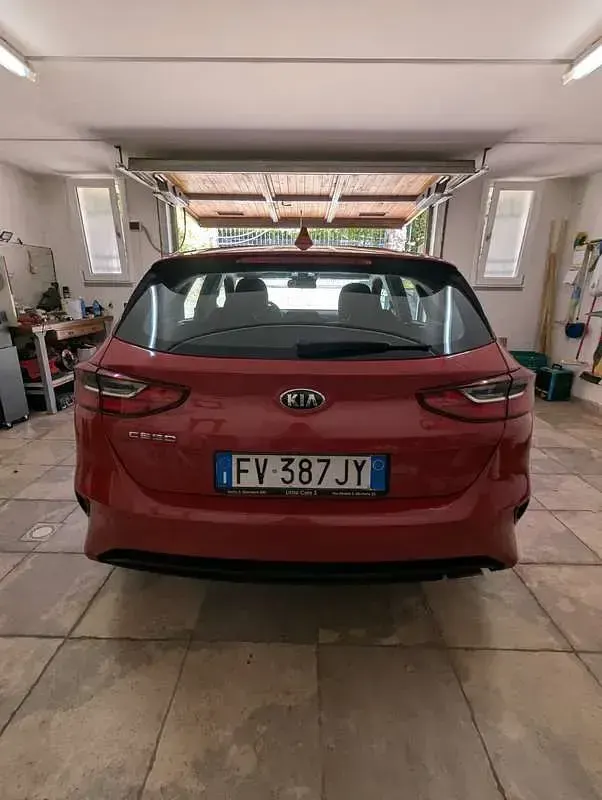 Usata Kia Ceed 99 CV (72 kW) 2019 Utilitaria