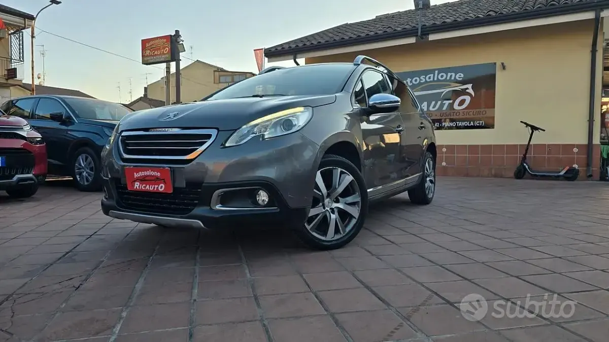 Usata Peugeot 2008 99 CV (72 kW) 2015 Grigio SUV