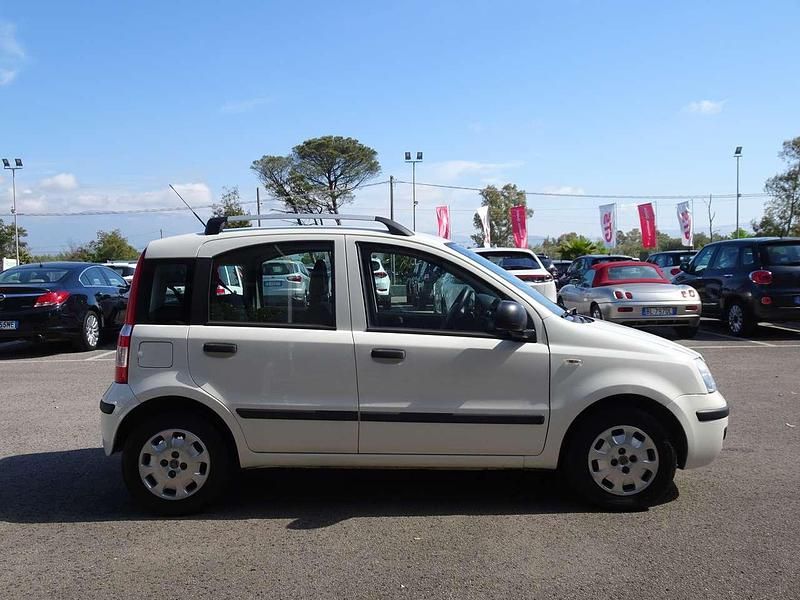 Usata Fiat Panda Active 69 CV (50 kW) 2012 Bianco Utilitaria