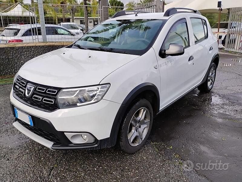 Usata Dacia Sandero Stepway 90 CV (66 kW) 2017 Bianco Berlina