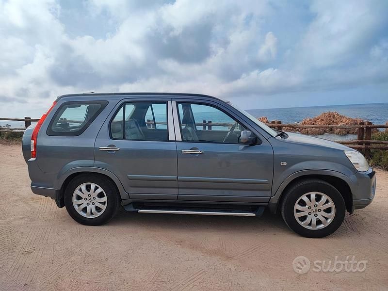 Usata Honda CR-V 140 CV (102 kW) 2005 Grigio SUV