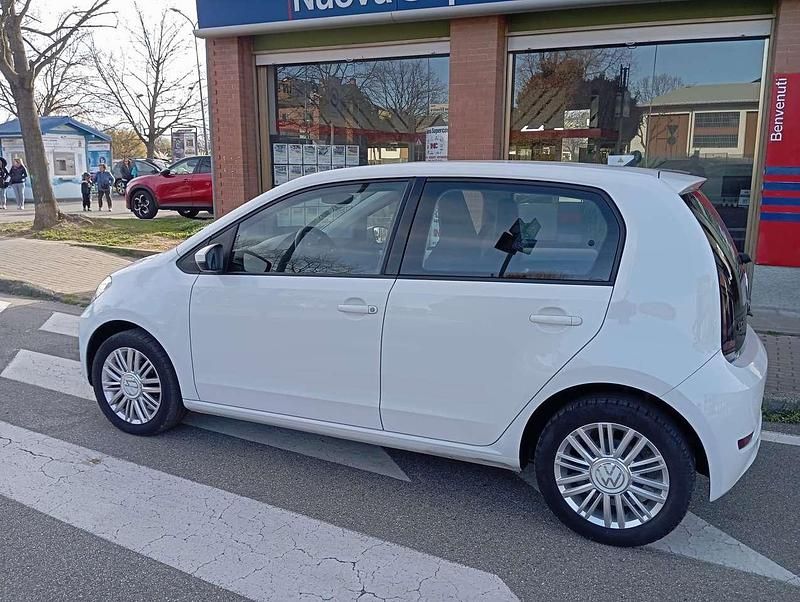Usata VW up! Move 65 CV (47 kW) 2022 Bianco Utilitaria
