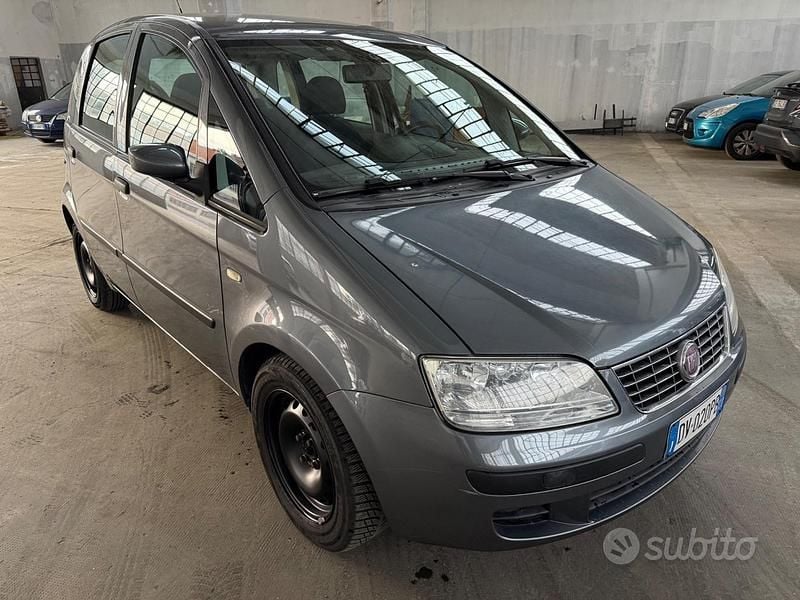 Usata Fiat Idea 80 CV (58 kW) 2009 Grigio Monovolume