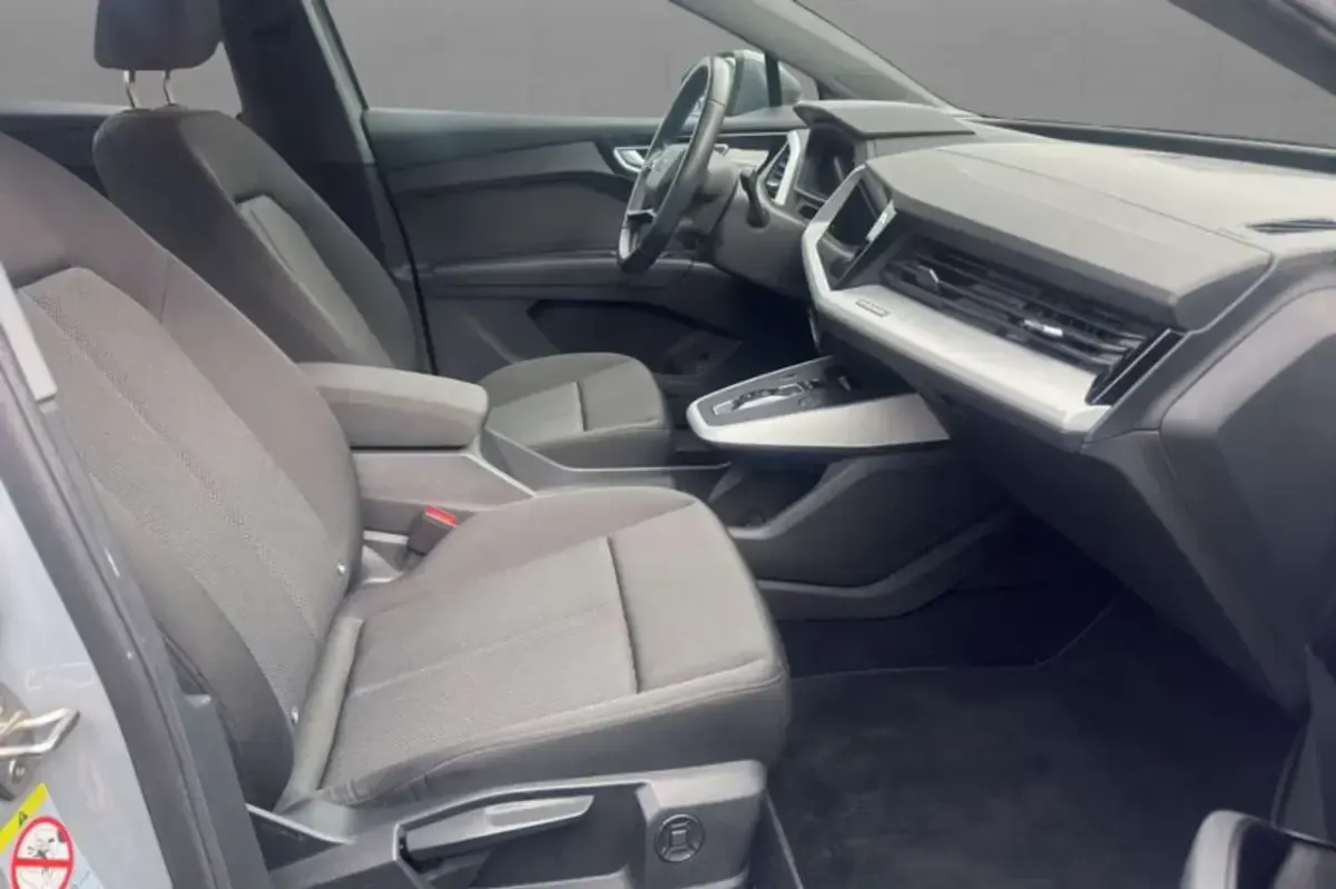 Usata Audi Q4 e-tron 69 kW (95 CV) 2023 Grigio SUV