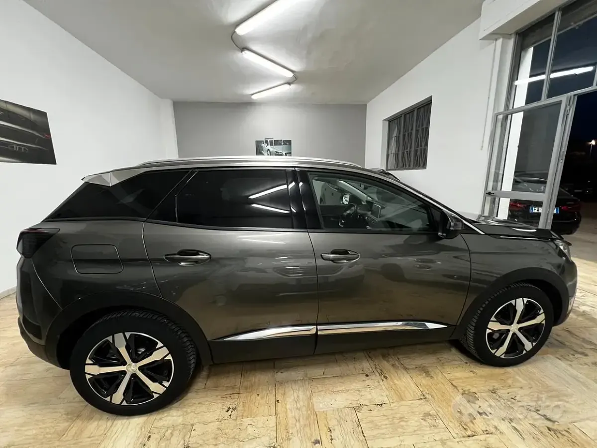 Usata Peugeot 3008 Allure 131 CV (96 kW) 2018 Verde SUV