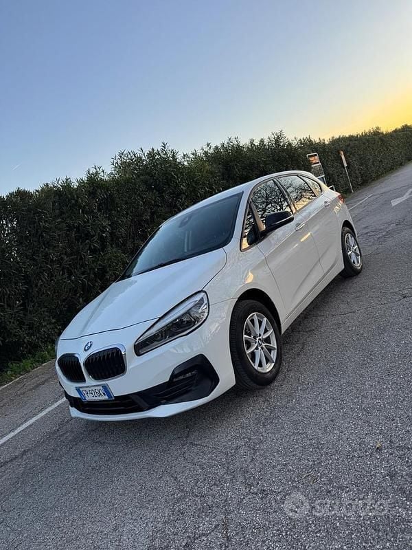 Usata BMW 216 Active Tourer Sport Line 116 CV (85 kW) 2018 Bianco Monovolume
