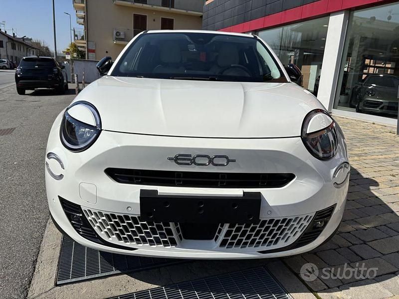 Usata Fiat 600 La Prima 110 CV (80 kW) 2025 Bianco SUV