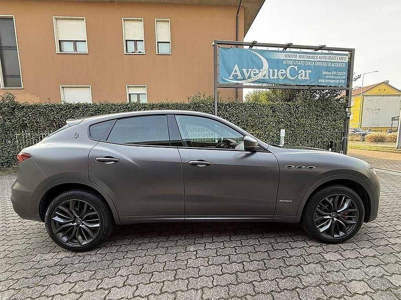 Usata Maserati Levante 250 CV (183 kW) 2019 Grigio opaco / pastello SUV