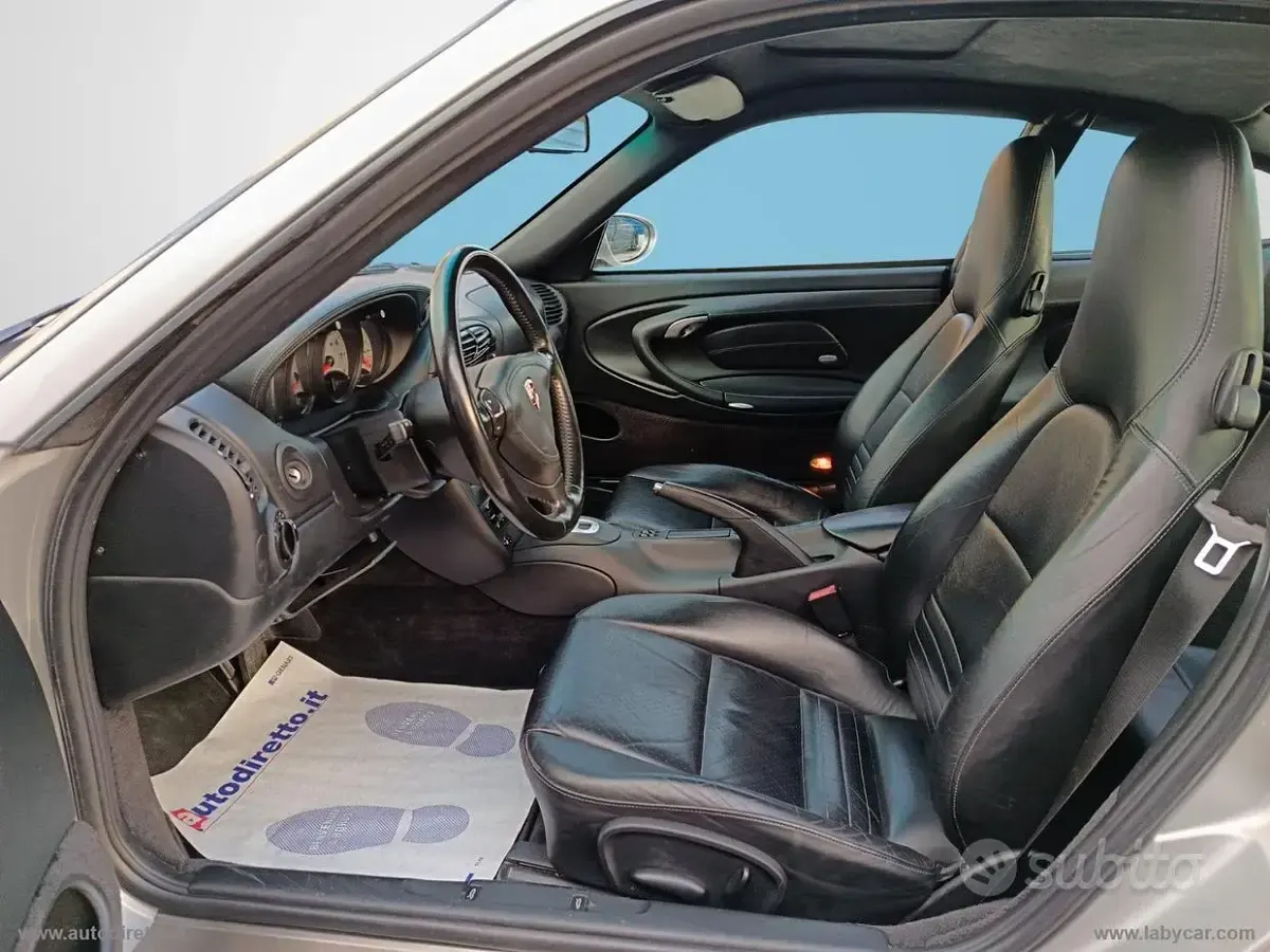 Usata Porsche 911 Carrera 4 320 CV (235 kW) 2001 Argento Coupé