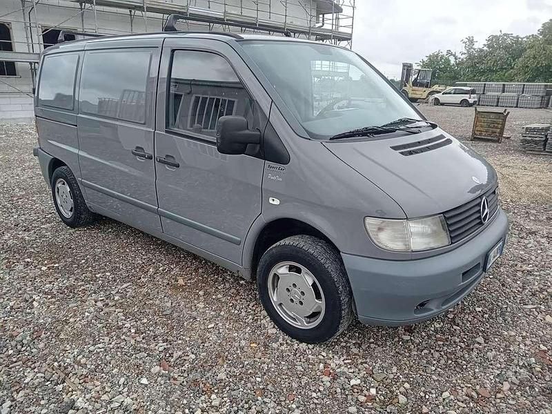 Usata Mercedes Vito 122 CV (89 kW) 2003 Grigio Furgone