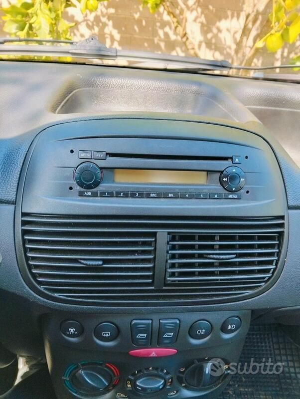 Usata Fiat Punto 60 CV (44 kW) 2001 Utilitaria