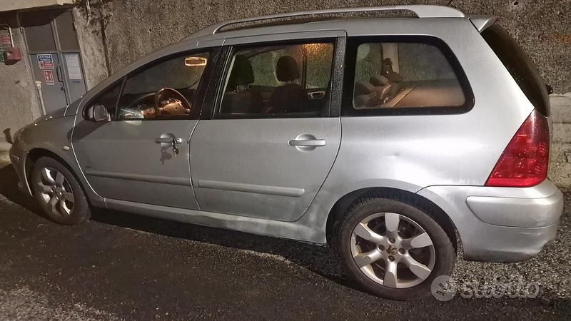 Usata Peugeot 307 90 CV (66 kW) 2006 Grigio Station wagon