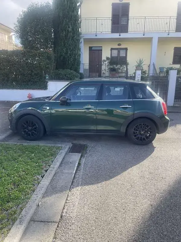 Begagnad Mini ONE 102 HK (75 kW) 2017 Grön Halvkombi