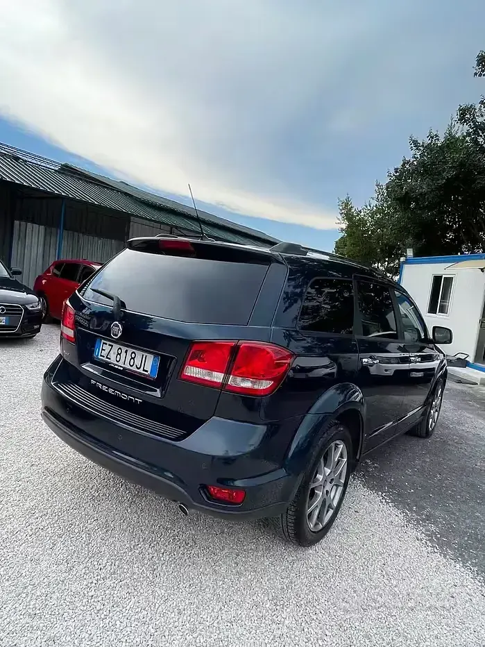 Usata Fiat Freemont Cross 170 CV (125 kW) 2015 Bluazzurro SUV