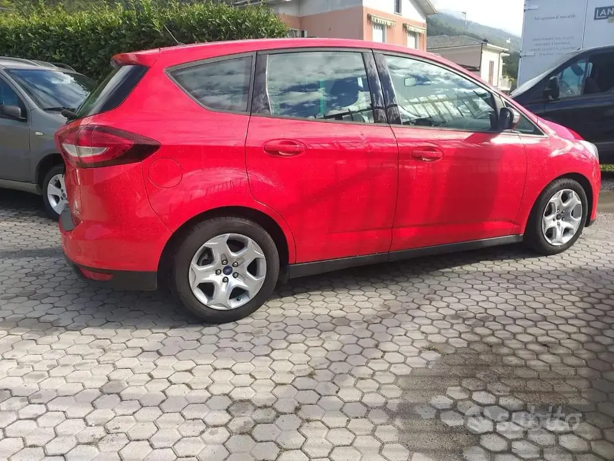 Usata Ford C-MAX Titanium 101 CV (74 kW) 2016 Rosso Monovolume
