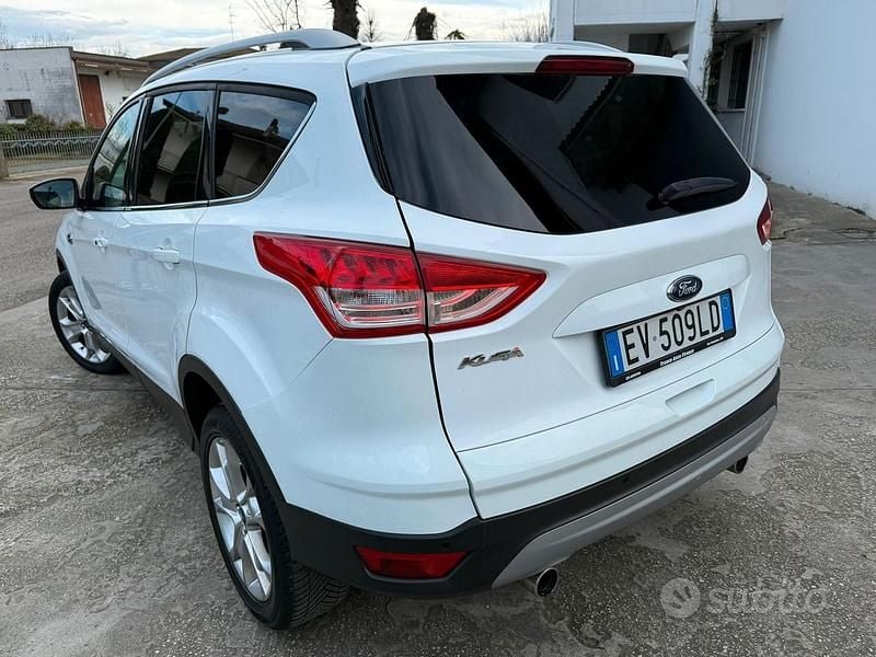 Usata Ford Kuga 163 CV (119 kW) 2014 Bianco SUV