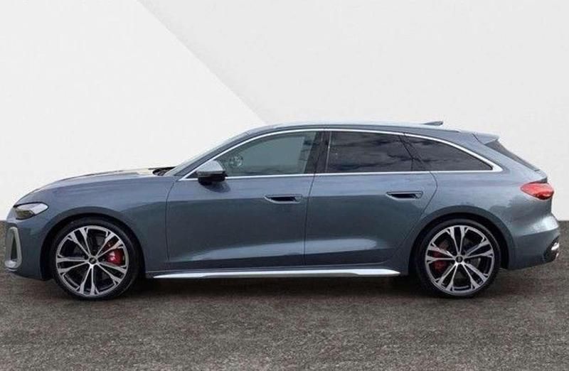 Usata Audi S5 Sport 367 CV (269 kW) 2025 Blu/azzurro Station wagon