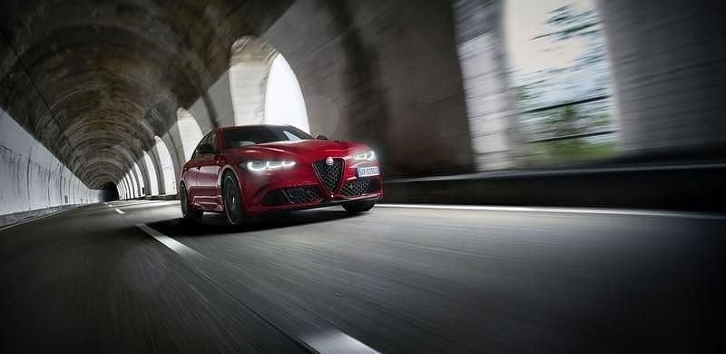 Nuova Alfa Romeo Giulia Quadrifoglio 519 CV (381 kW) 2026 Rosso Berlina