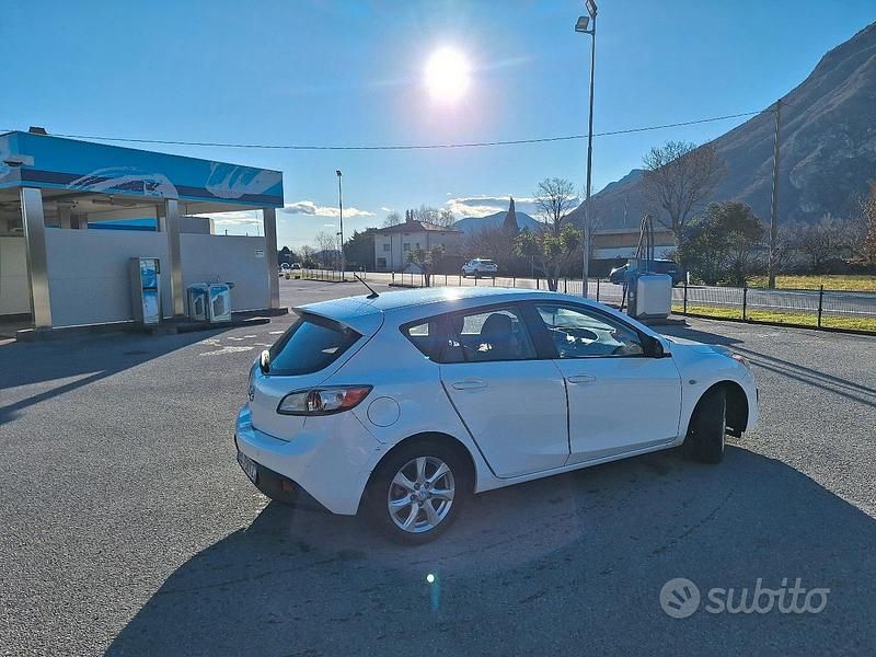 Usata Mazda 3 115 CV (84 kW) 2012 Bianco Berlina