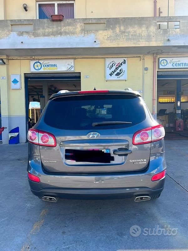 Usata Hyundai Santa Fe 150 CV (110 kW) 2011 Grigio SUV