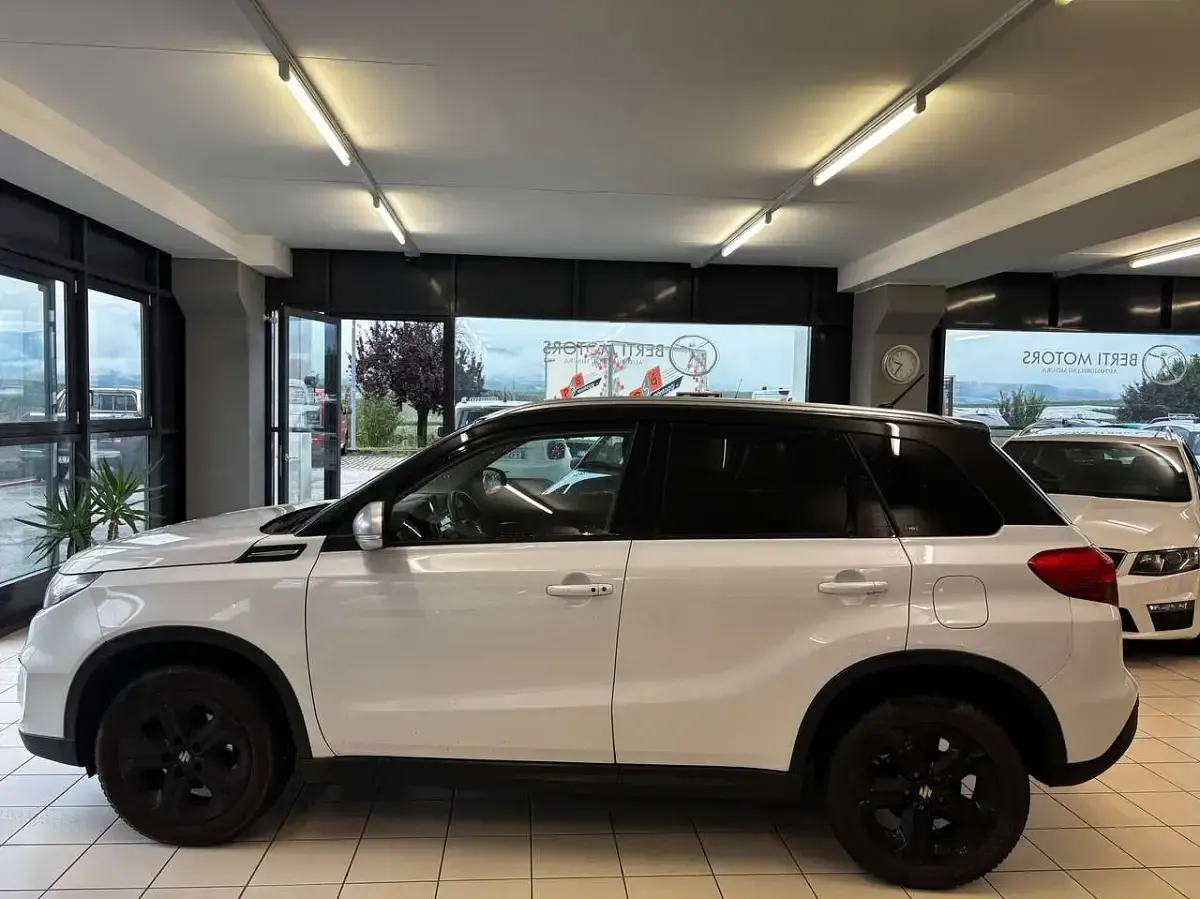 Usata Suzuki Vitara 140 CV (102 kW) 2016 Bianco tetto nero SUV