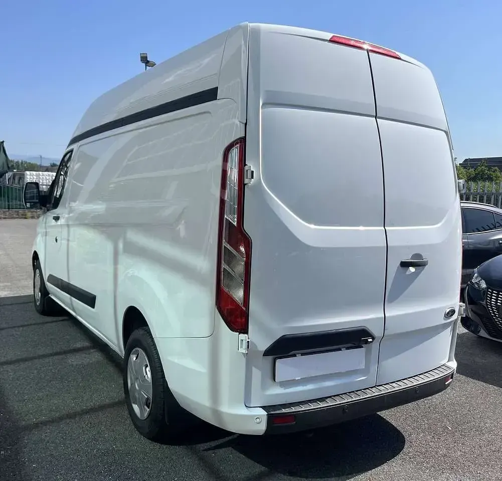 Usata Ford Transit Custom 170 CV (125 kW) 2021 Frozen white Furgone