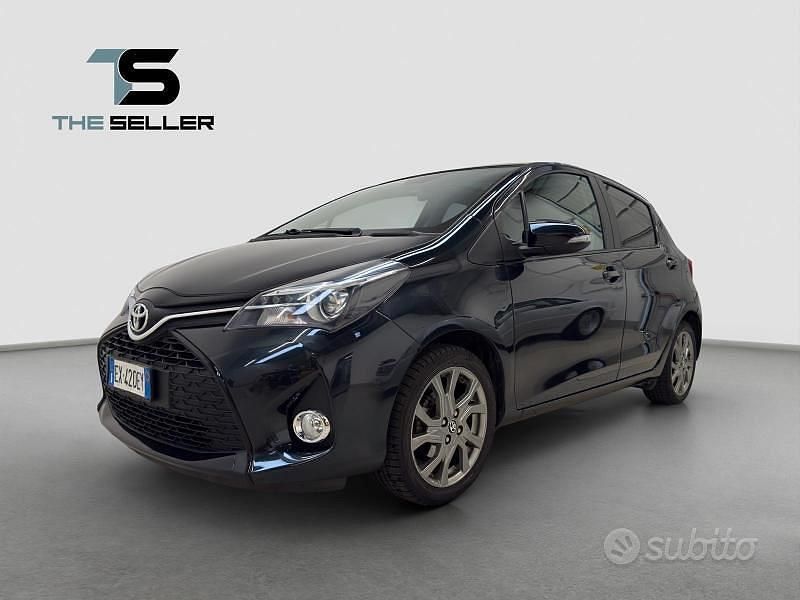 Usata Toyota Yaris Lounge 99 CV (72 kW) 2014 Nero Utilitaria