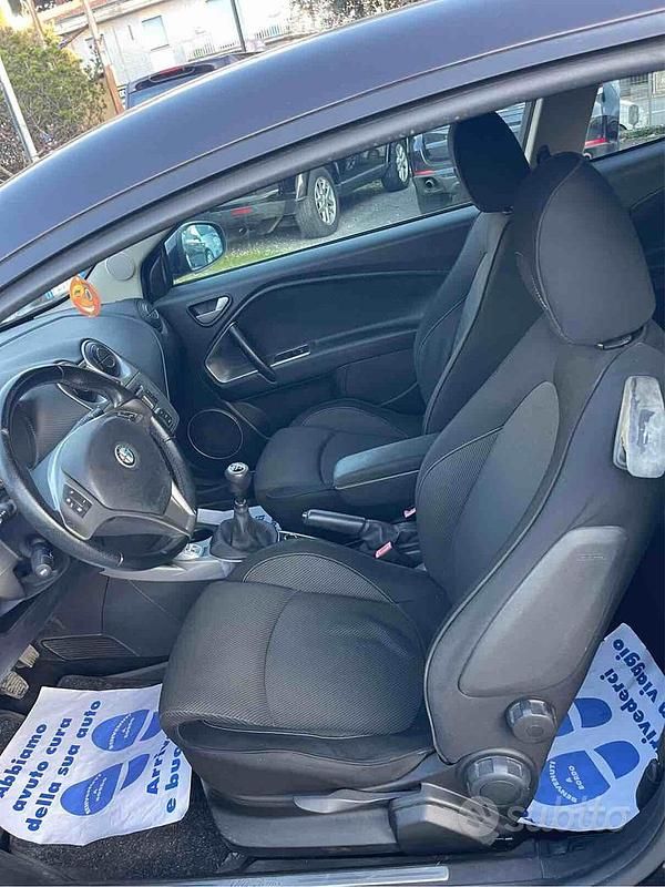 Usata Alfa Romeo MiTo Distinctive 95 CV (69 kW) 2010 Nero Utilitaria