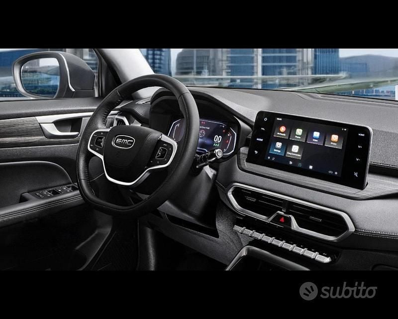 Nuova EMC SEI 146 CV (107 kW) 2025 Rosso SUV