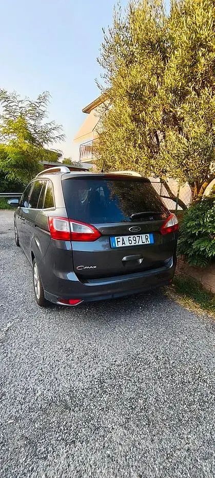 Usata Ford Grand C-Max 120 CV (88 kW) 2015 Grigio Monovolume