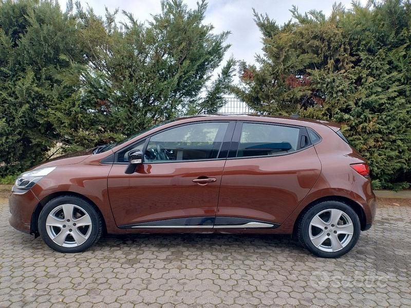 Usata Renault Clio IV Dynamique 90 CV (66 kW) 2013 Marrone Berlina