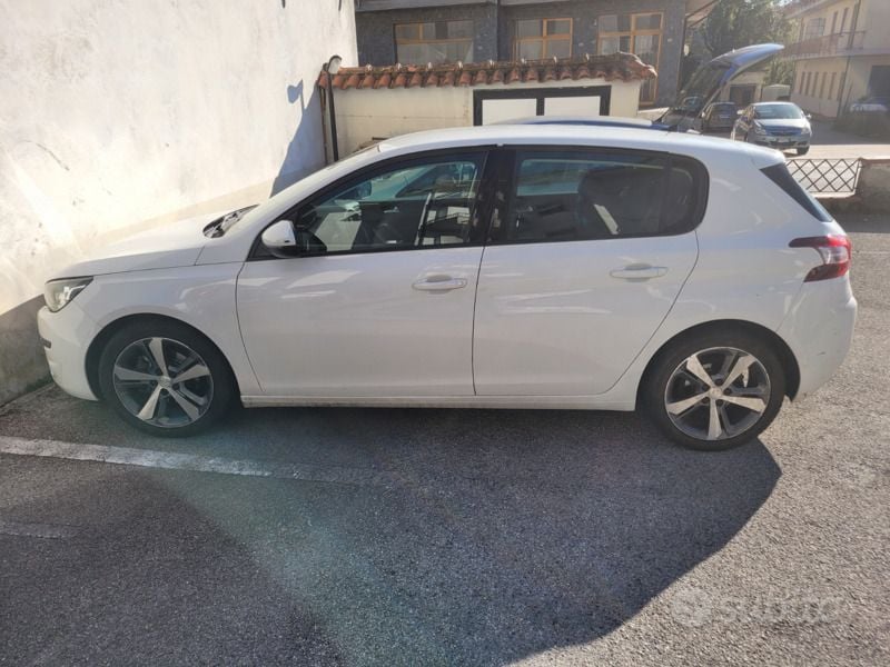 Usata Peugeot 308 Access 116 CV (85 kW) 2015 Bianco Berlina
