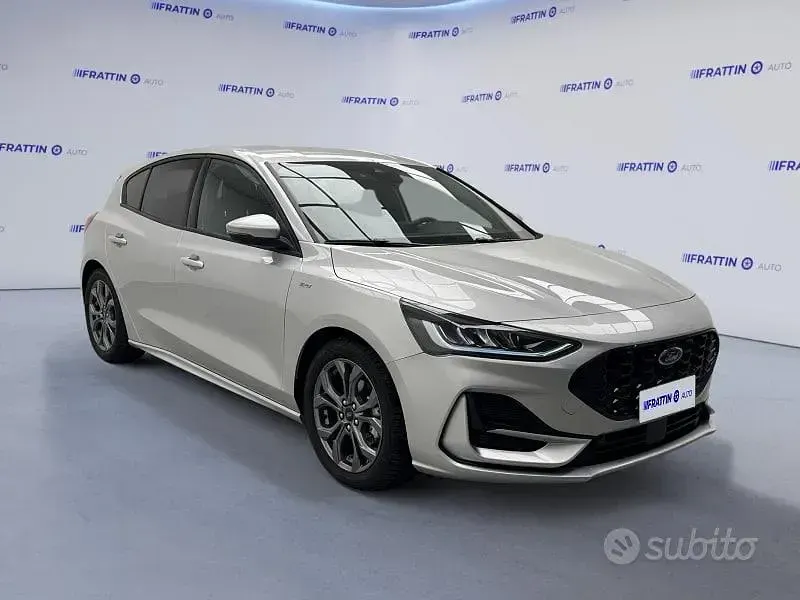Usata Ford Focus 125 CV (91 kW) 2025 Grigio Berlina
