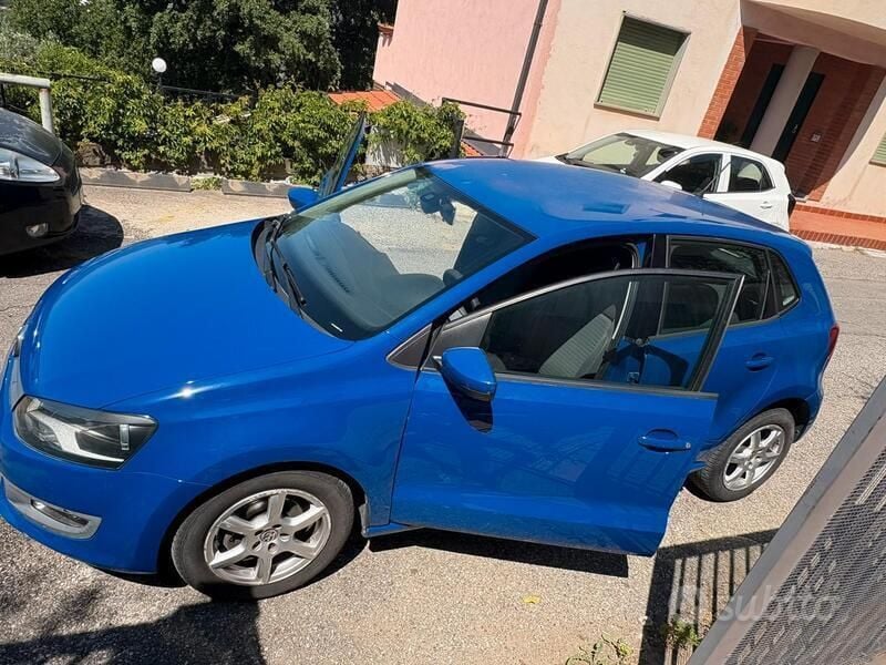 Usata 2011 VW Polo Comfortline Due volumi | 6500 € (Buon prezzo) - Immagine 1/4