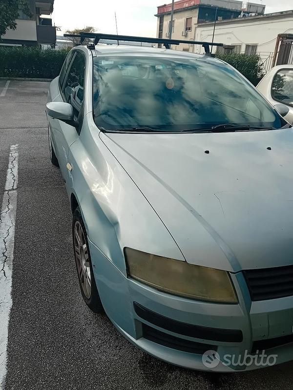 Usata Fiat Stilo Dynamic 116 CV (85 kW) 2003 Blu Utilitaria