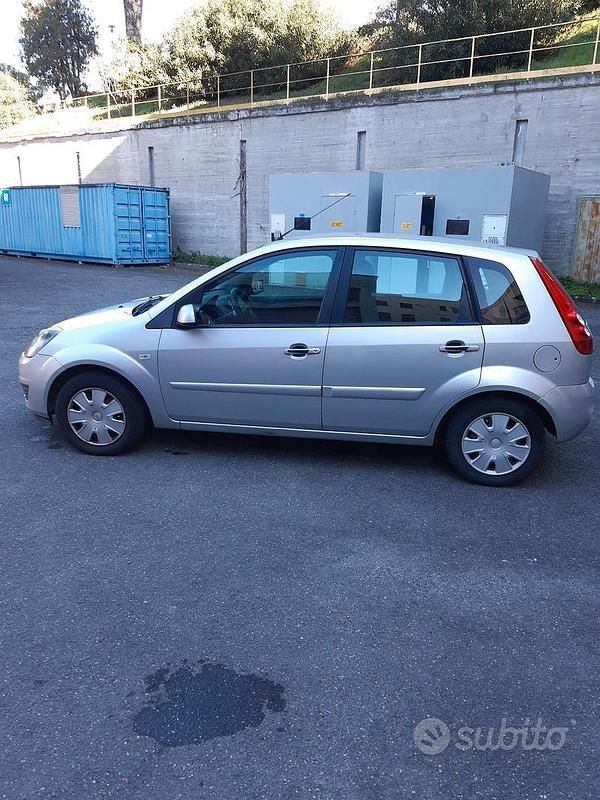 Usata Ford Fiesta 68 CV (50 kW) 2007 Utilitaria