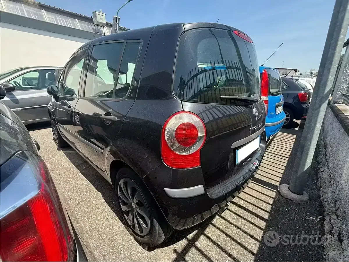 Usata Renault Modus Luxe 75 CV (55 kW) 2006 Nero Monovolume