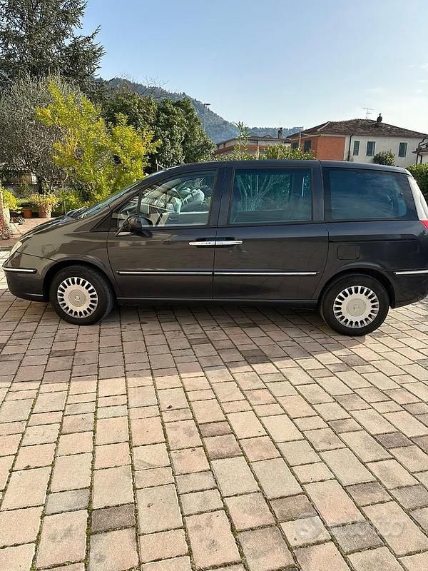 Käytetty Lancia Phedra 128 HP (94 kW) 2005 Tila-auto
