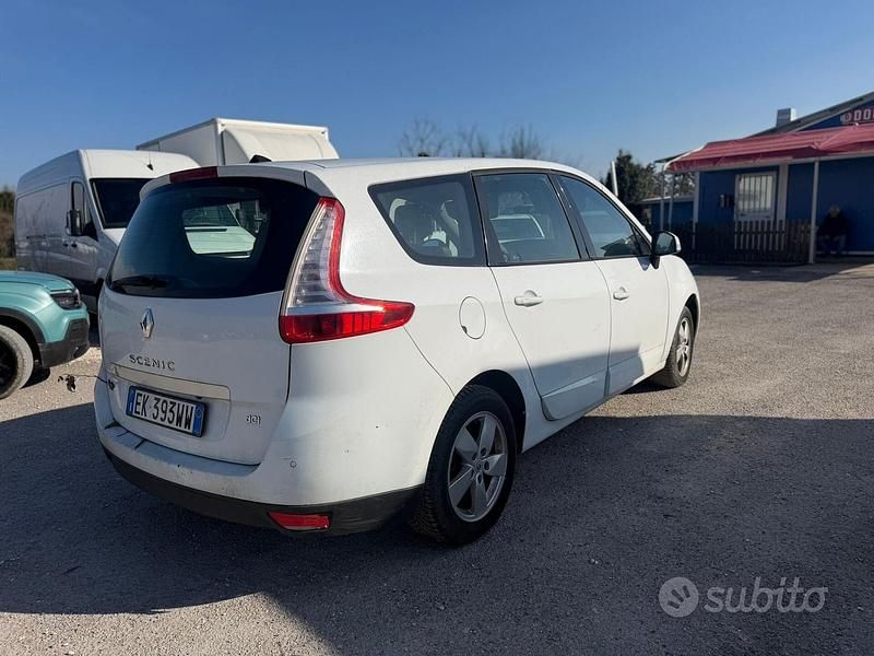 Usata Renault Grand Scénic 110 CV (80 kW) 2012 Bianco Monovolume