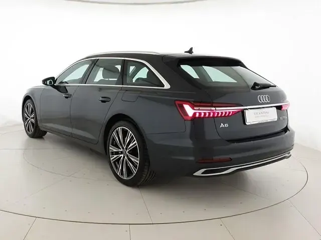 Usata Audi A6 Advanced 299 CV (219 kW) 2024 Grigio manhattan metallizzato Station wagon