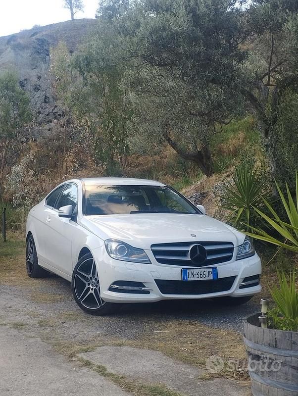Usata Mercedes C220 177 CV (130 kW) 2012 Bianco Coupé