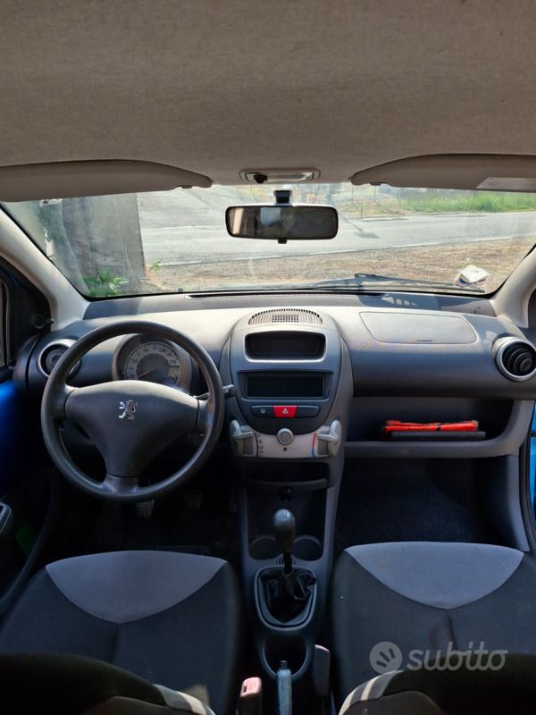 Usata Peugeot 107 68 CV (50 kW) 2007 Blu Utilitaria