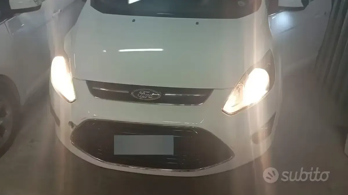 Usata Ford C-MAX 115 CV (84 kW) 2011 Bianco Monovolume